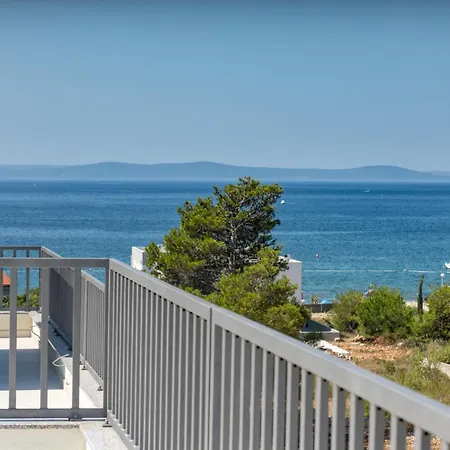 Appartement Kastelina 2 *