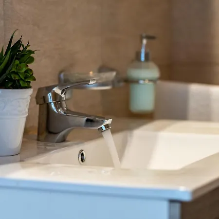 Kastelina 2 شقة فير