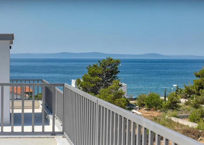 Appartement Kastelina 2 *