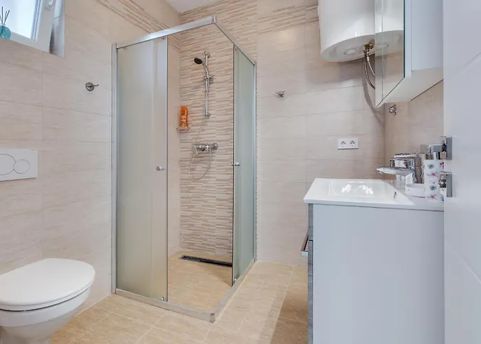 Appartement Kastelina 2 *