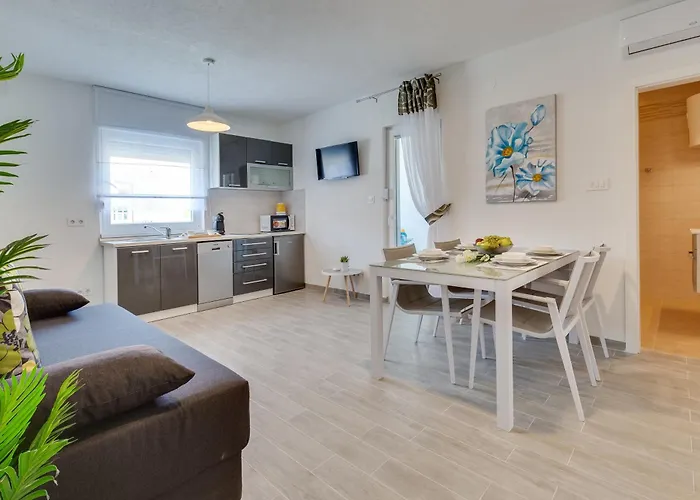 Kastelina 2 Appartement Vir